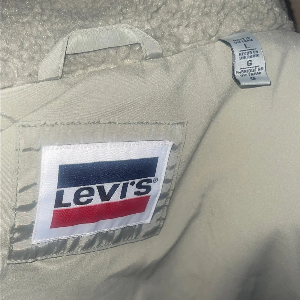 Levi's Olive Teddy Jacket Sea Grass NWOT - Picture 2 of 4